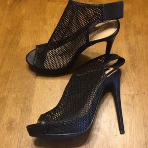 Black mesh heel